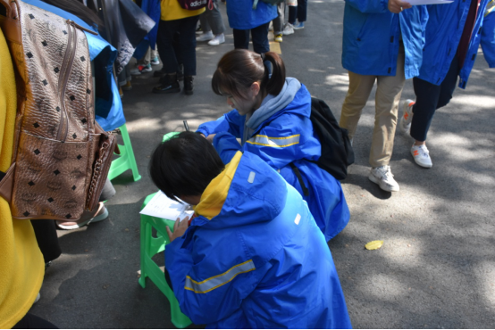 （俢）20191101重庆八中树人中学含谷校区学生会招新简报425.png